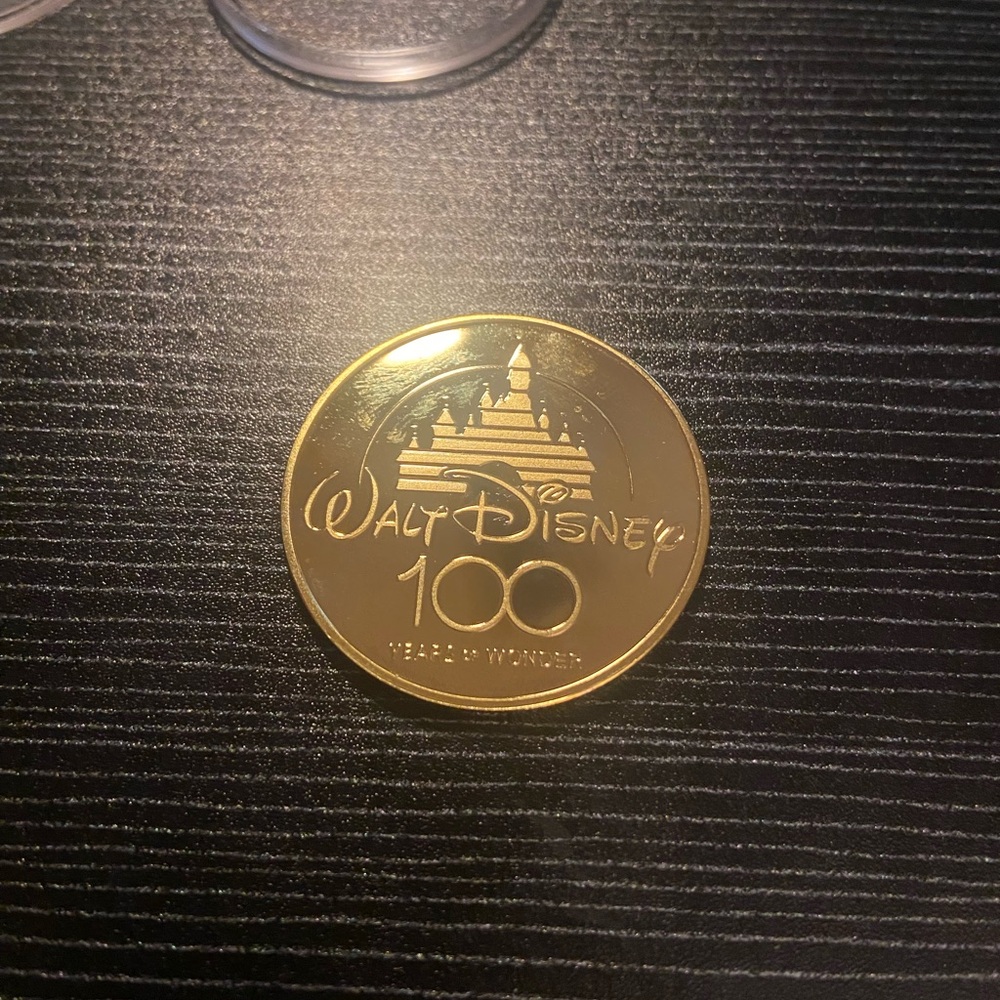 Disney Gold Commemorative Coin - Picture 2 of 8